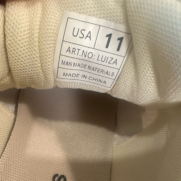 Burness Chunky Sneaker Size 11 Off White Black Lace Up Comfort Insole Athleisure - Picture 12 of 14